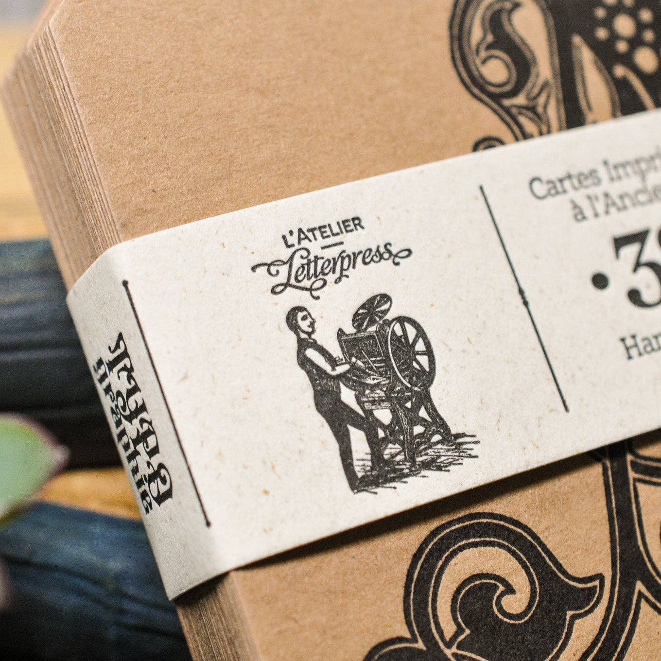 L'Atelier Letterpress - Wholesale Stationery/Notecard Set - Typography collection (32 Letterpress cards)6