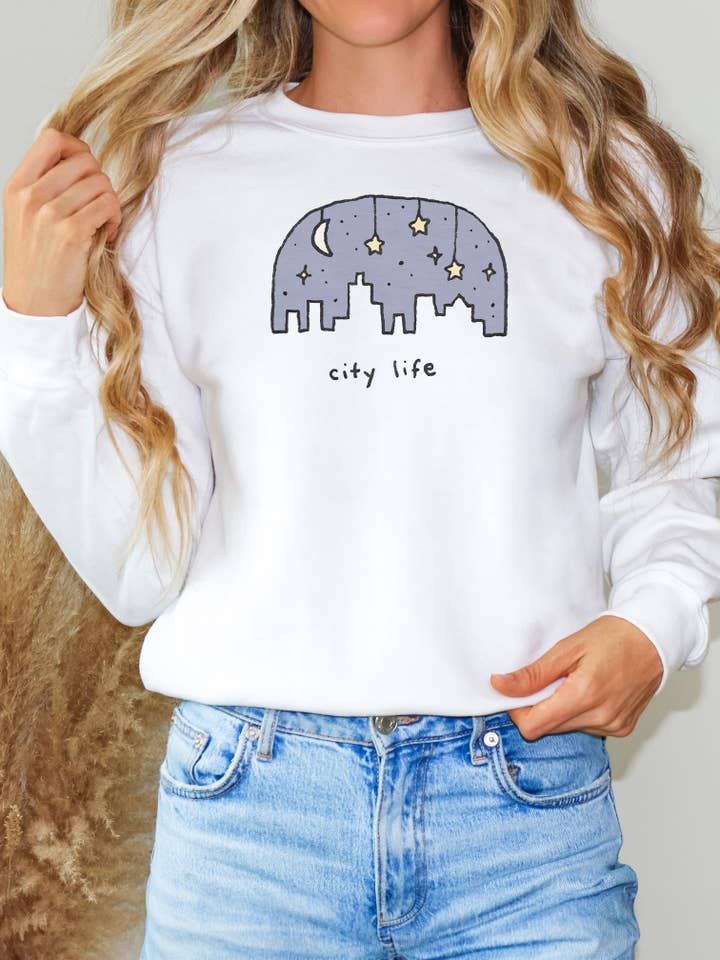 City Life Pullover mit Grafik - Weiß | Aesthetic Collection für den Großhandel von KOKO + FOX WHOLESALE