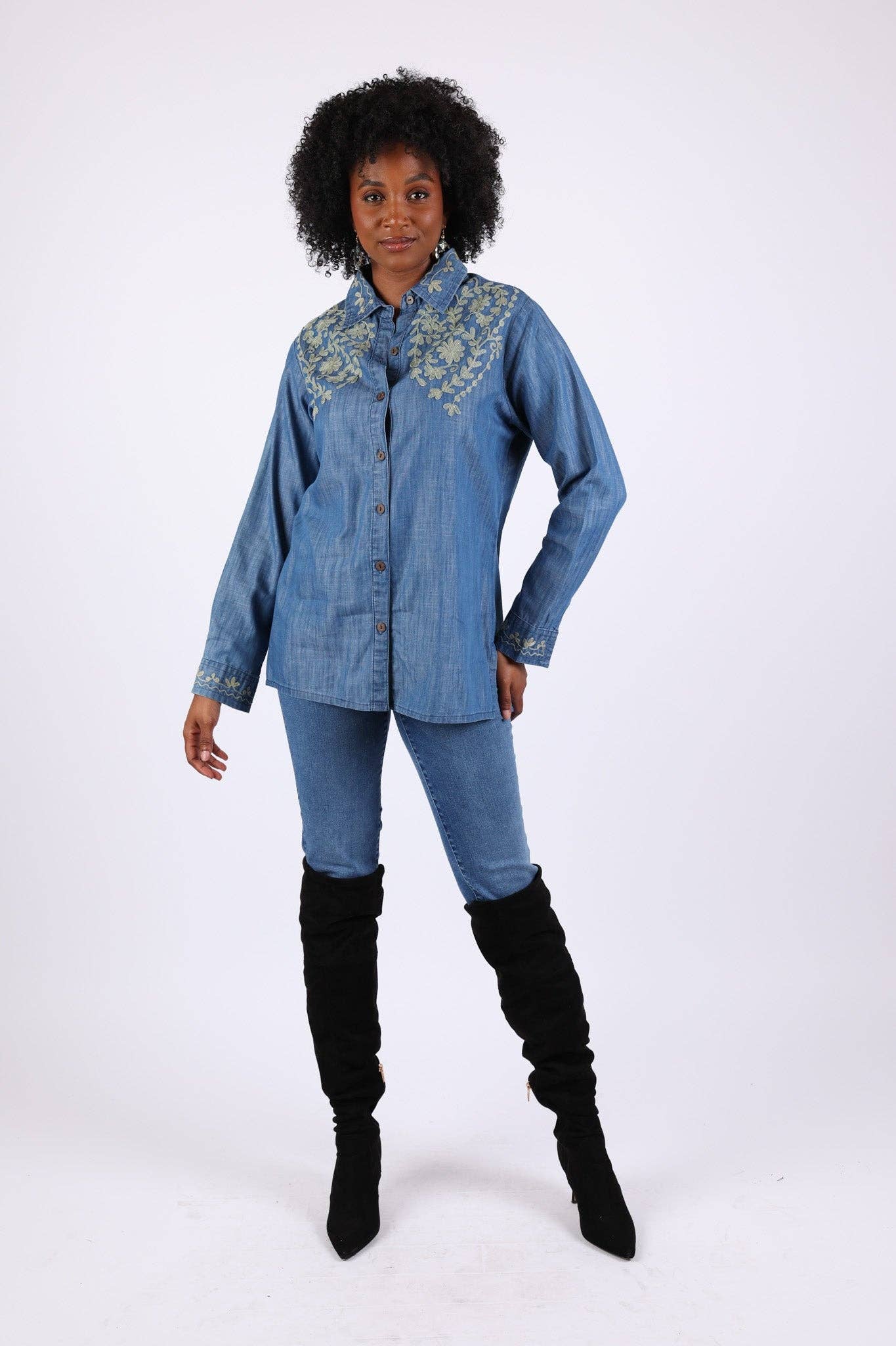 Sacred Threads - Vente Chemise à col boutonné – femme - Chemise en denim brodée bohème5