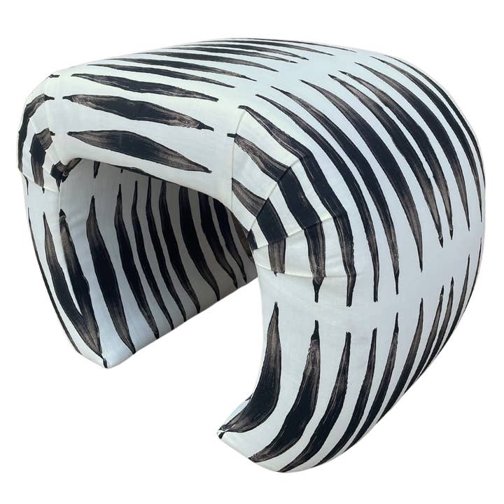 Pouf Departure per la vendita all'ingrosso da parte di Windy O'Connor Art & Home