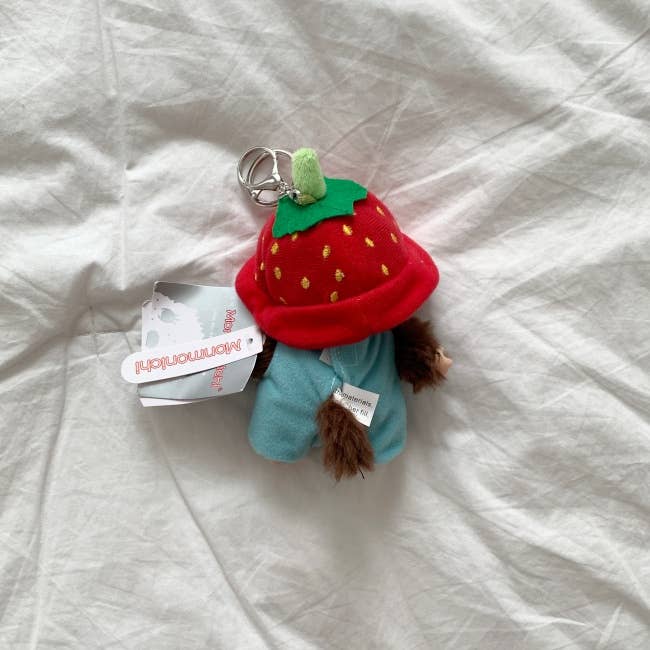 MOND HAUS - Wholesale Keychain - Women's - Jammy Keychain – Monchichi Doll in Strawberry Outfit