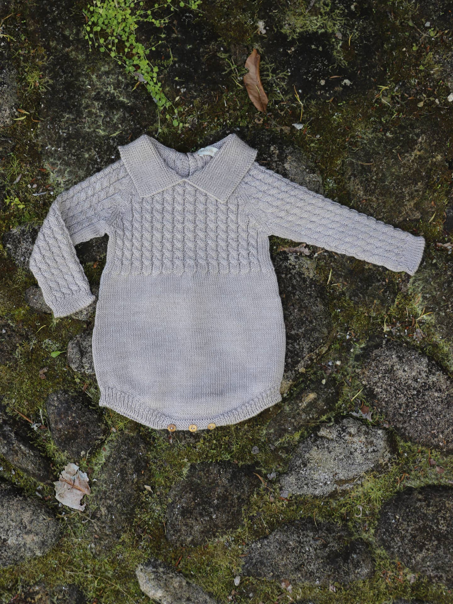 Wedoble: sustainable children's fashion - Wholesale Overalls - Baby - Cable shortie knitted in wool | THIS IS WINTER LOVE4