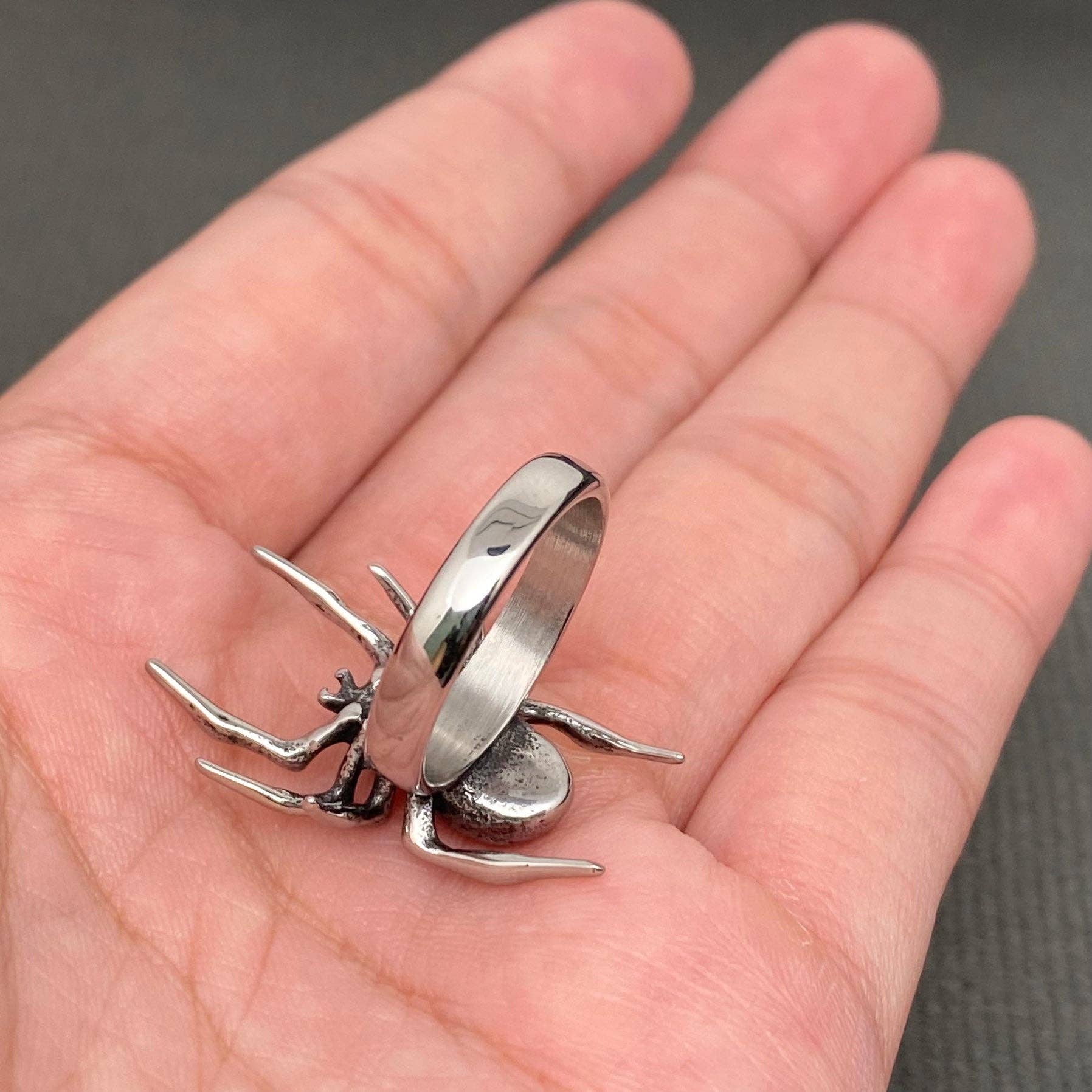 Mio Queena - Wholesale Cocktail/Statement Ring - Gothic Unisex Stainless Steel Spider Ring - MJ/MR3