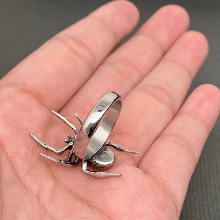Mio Queena - Wholesale Cocktail/Statement Ring - Gothic Unisex Stainless Steel Spider Ring - MJ/MR3
