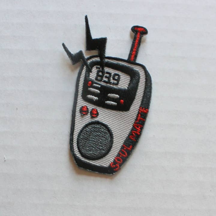 KeikiiArt - Vente Écusson - Écusson thermocollant brodé Spirit Box 7,6 cm