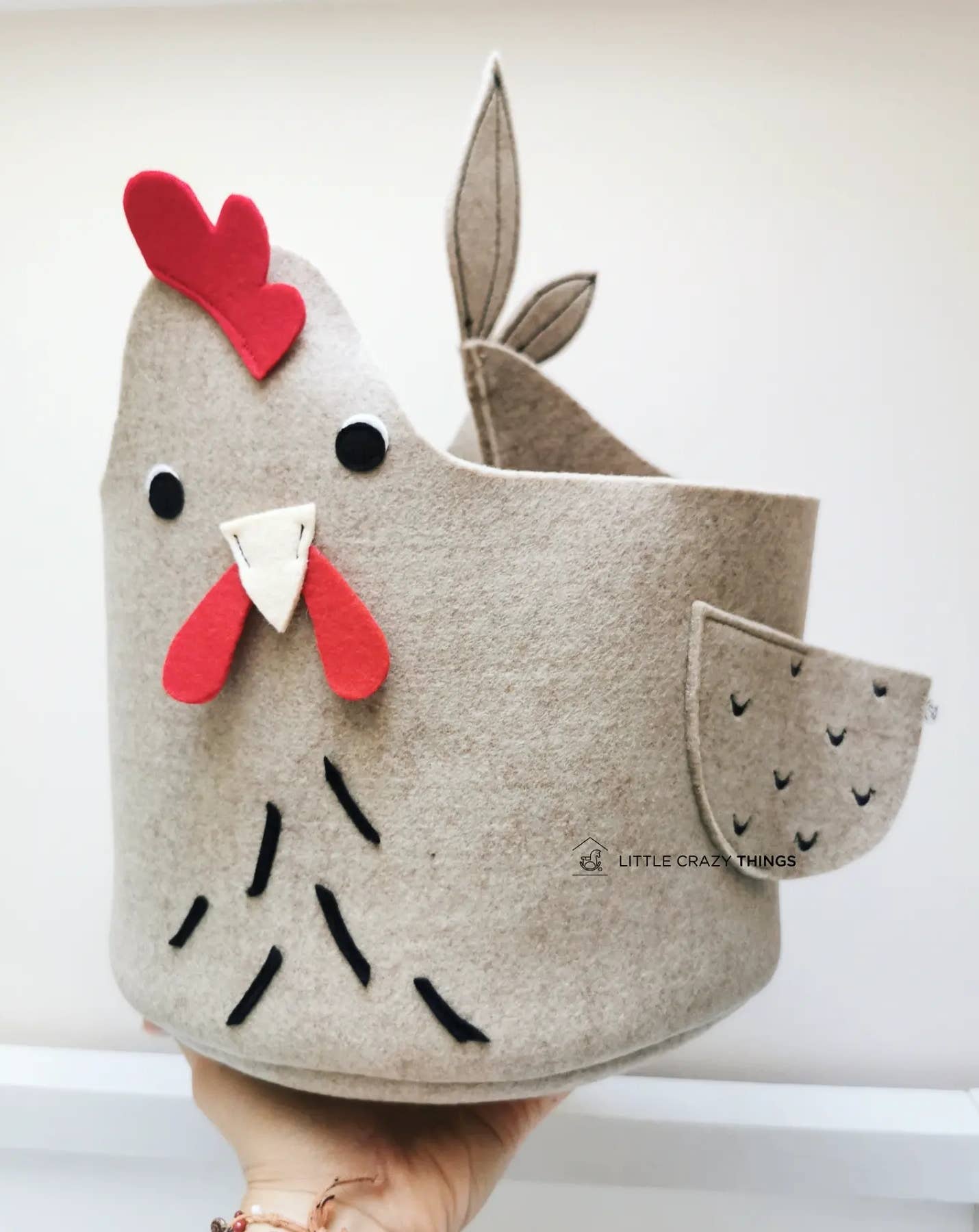 Little Crazy Things - Vendita all'ingrosso Cestini - Cestino pasquale in feltro a forma di gallina, tema fattoria e vita in ranch2