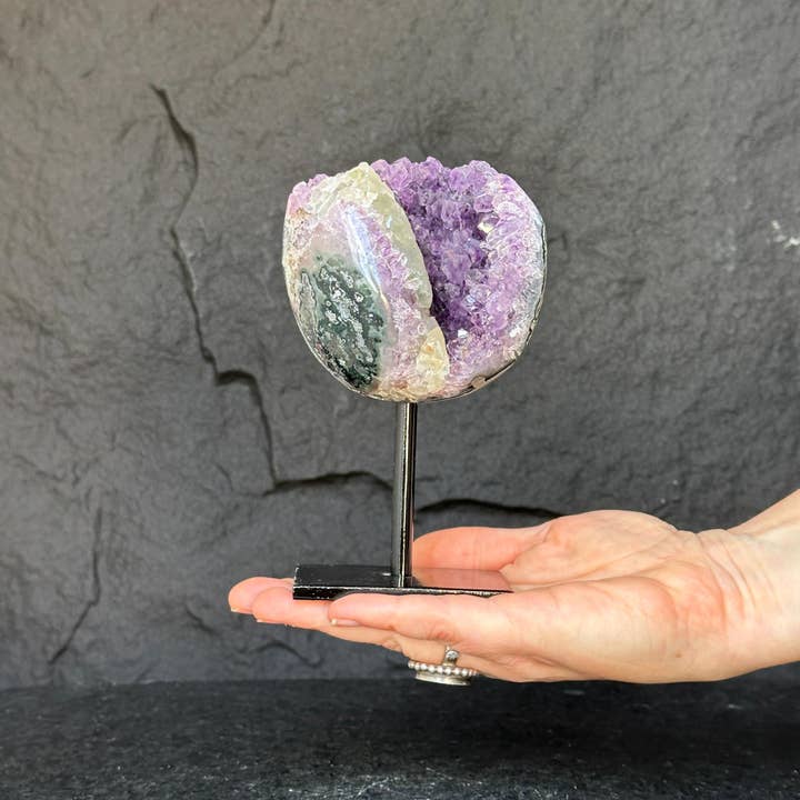 Deep Purple Project - Wholesale Spiritual Stone/Crystal - Amethyst Crystal on Stand – Natural Stone Decor