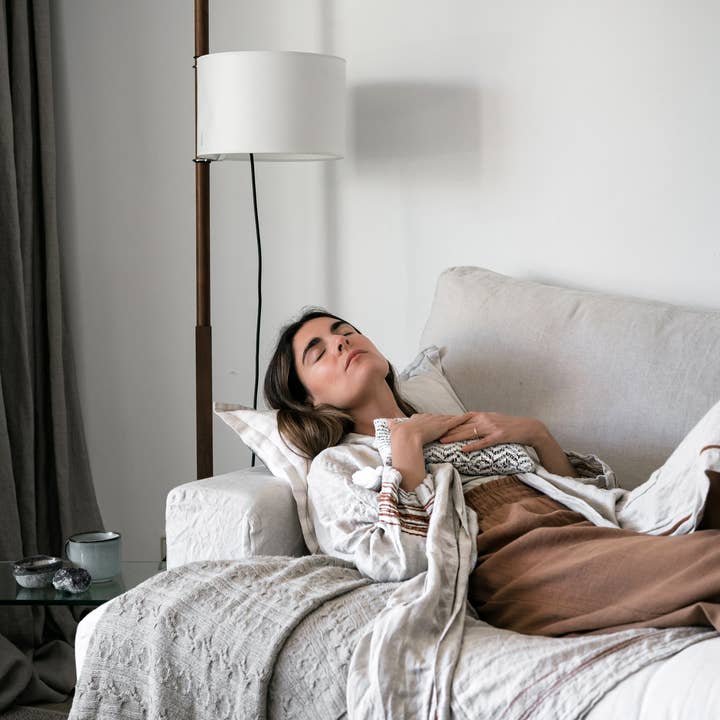 UNIQUE LOVE Design - Venta al por mayor Cojín de spa/terapia - Cojín de huesos de cereza - midi en blanco y negro2