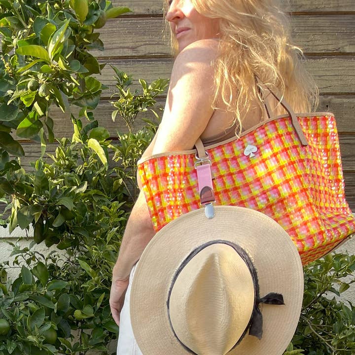 Tilley + Me - Wholesale Hat Accessory - Women's - Travel Hat Clip For Bags8