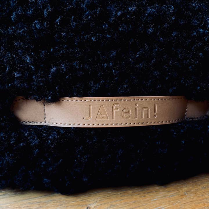 JAfein!® Dogs & Style - Wholesale Pet Bed - Dog - YeaFein! Bouclé dog bed black