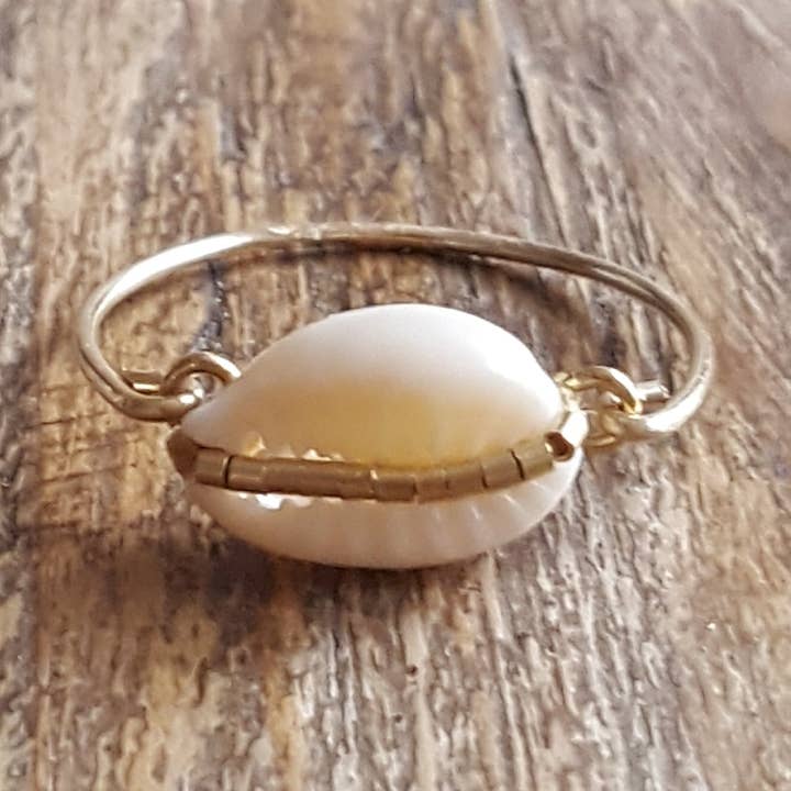 Cauri Armreifring für den Großhandel von C'cedille