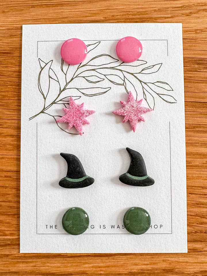 Wicked Studs | Boucles d'oreilles en argile faites à la main pour la vente par The Nothing Is Wasted Shop