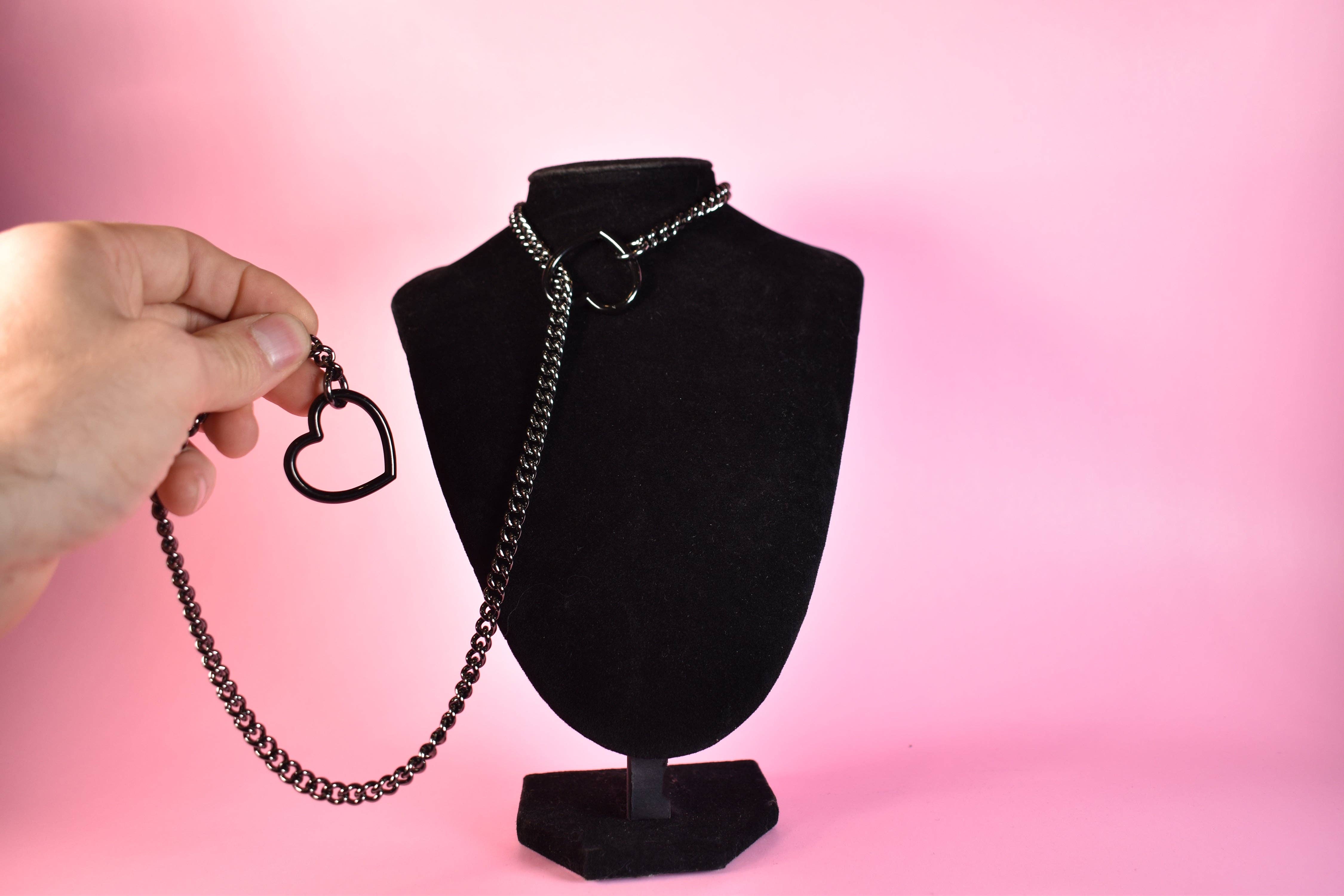 Naughty Pawsies - Wholesale Sex Toy - Gunmetal + Black Heart Ring Slip Chain6