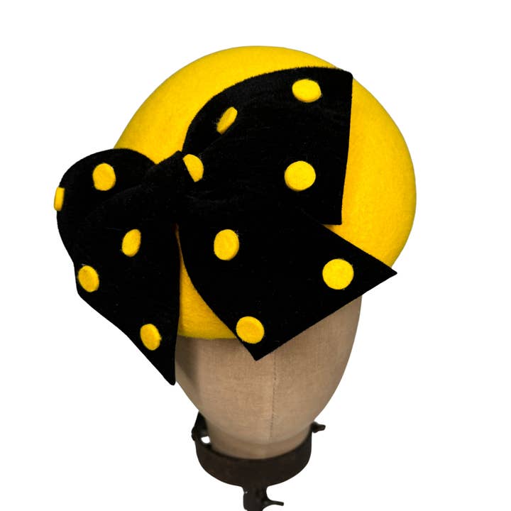 Boina de Lã com Laço de Bolinhas por atacado de Kathy Jeanne Millinery