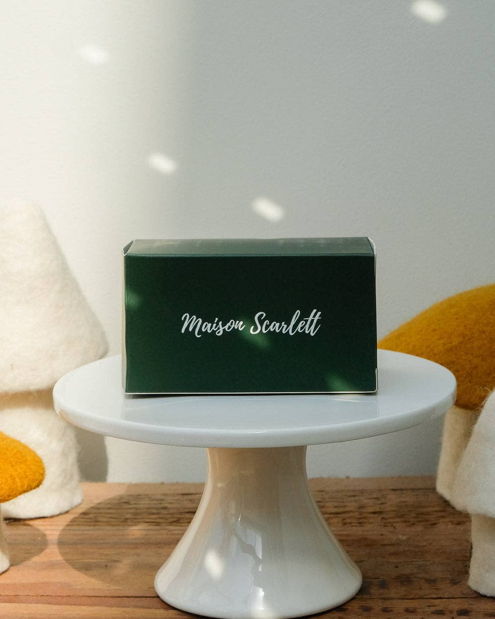 Maison Scarlett - Wholesale Jewelry Box/Organizer - Marie velvet mini travel jewelry box6