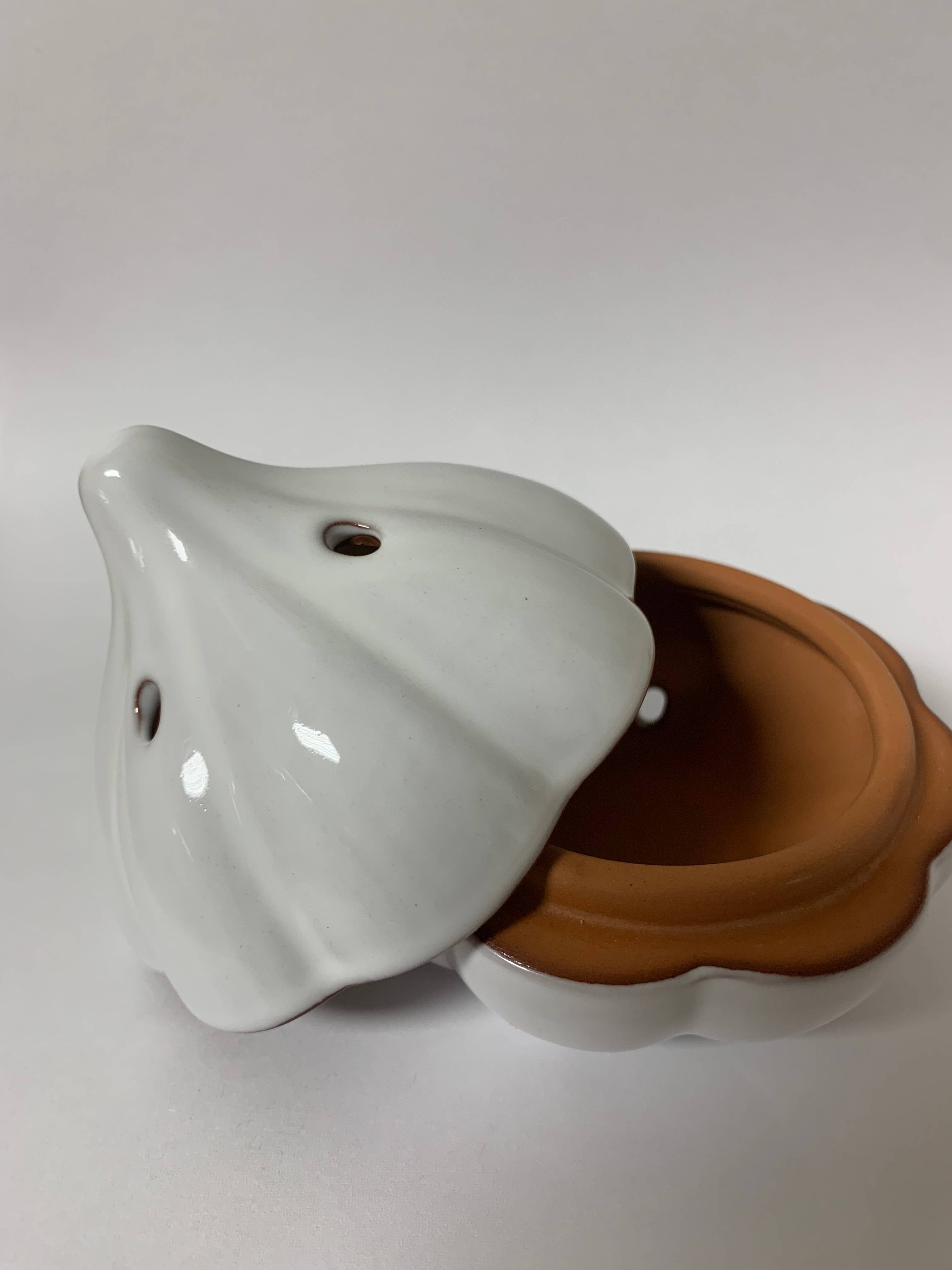JBK Pottery – Engroshandel Køkkenredskab – Hvidløgsholder og bageform – 10 x 8,9 cm1