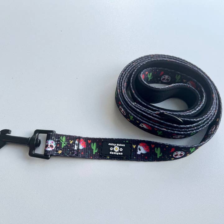 Guinzaglio in tessuto per cani Day of the Dog per la vendita all'ingrosso da parte di Daisy Dukes Designs