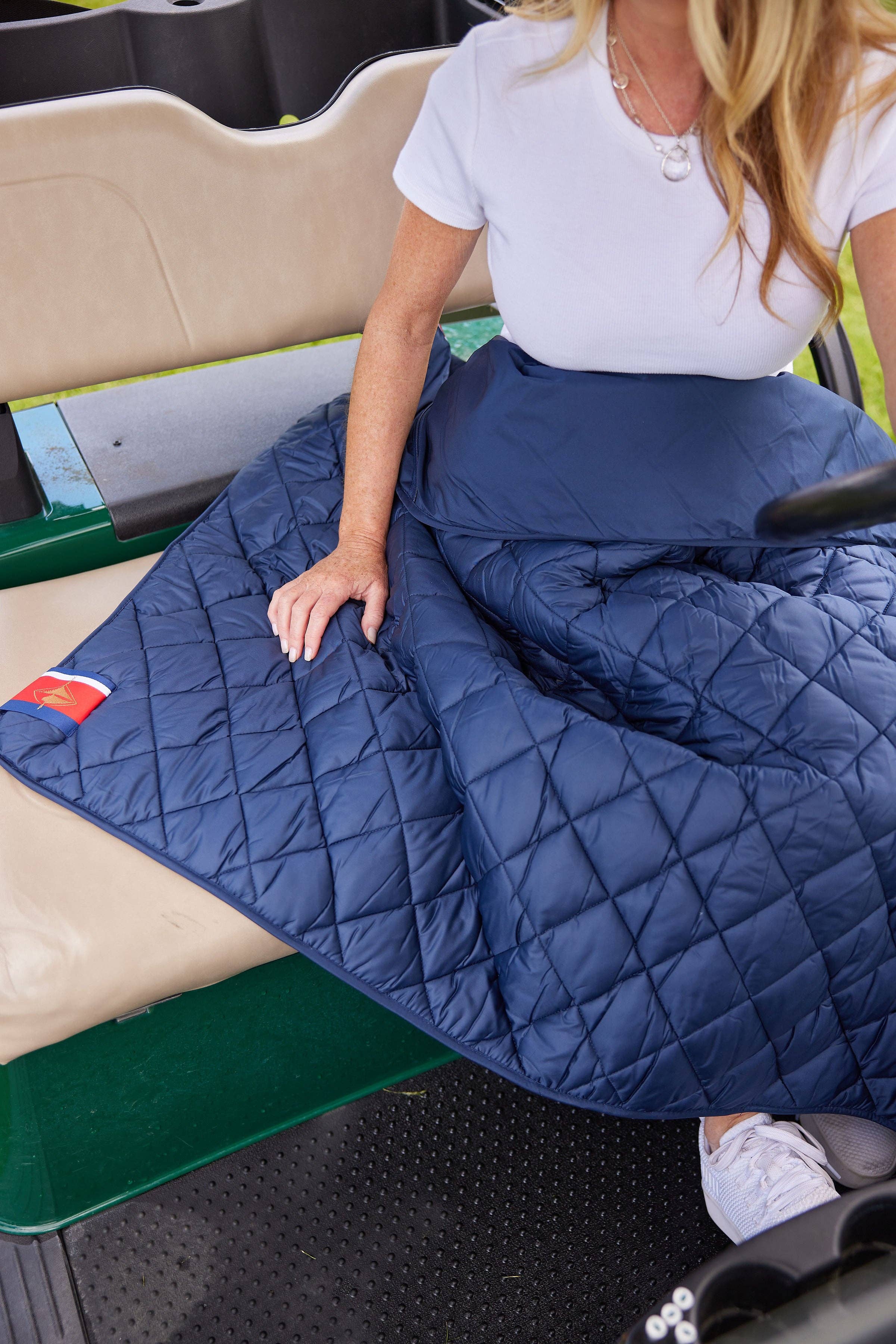 Pretty Rugged - Wholesale Throw Blanket - Waterproof Puffer Blanket with Pockets | Pretty Rugged21