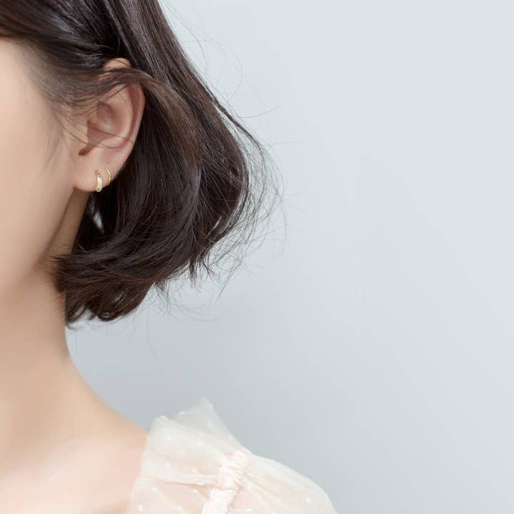 Perimade & Co. LLC - Wholesale Hoop Earrings - Minimalist Twist Spiral Hoop Earrings in 925 Sterling Silver