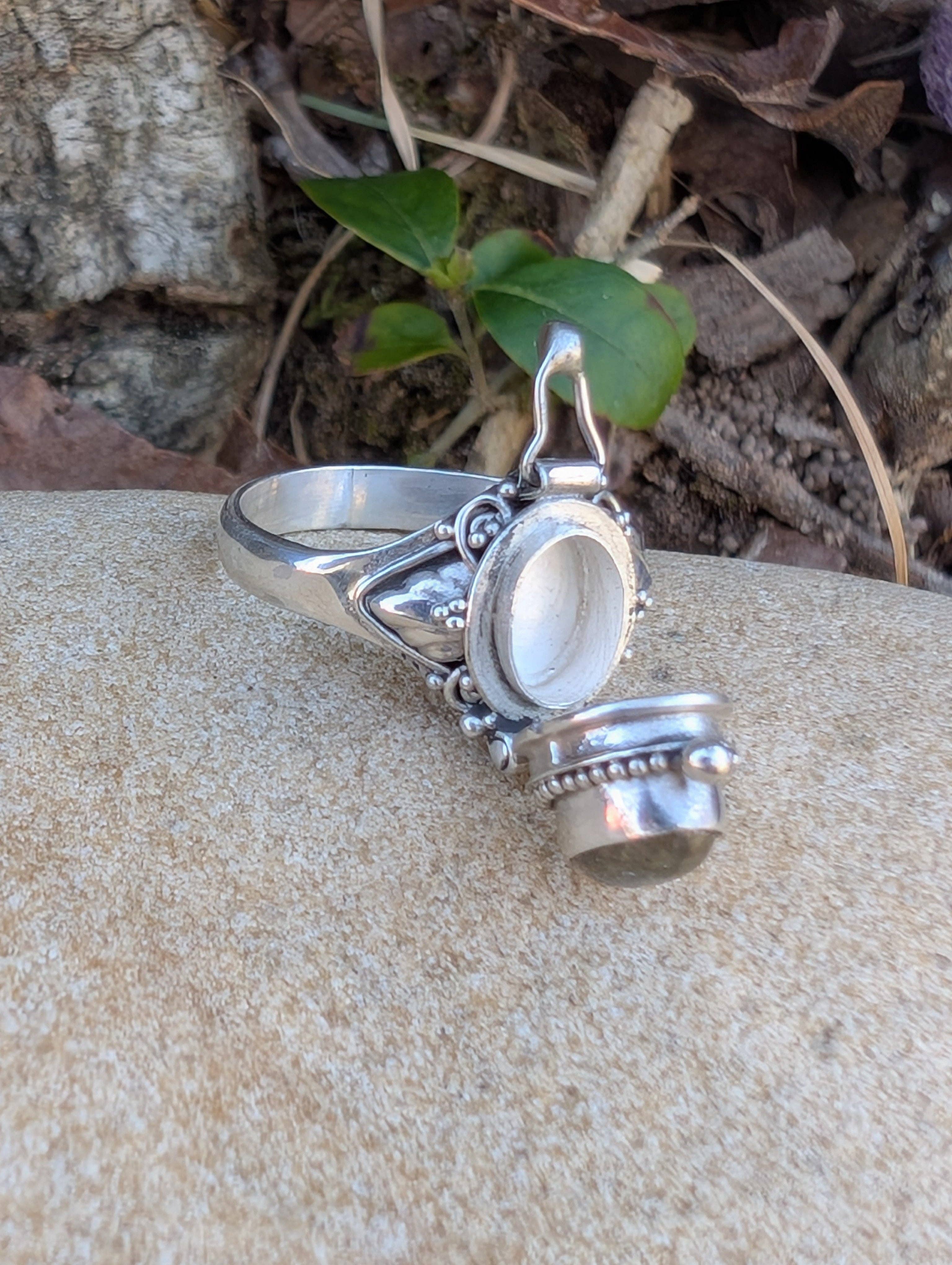 Silver Insanity – wholesale Cocktail/statement ring – Oval Poison Ring - Sterling Silver and Gemstone3