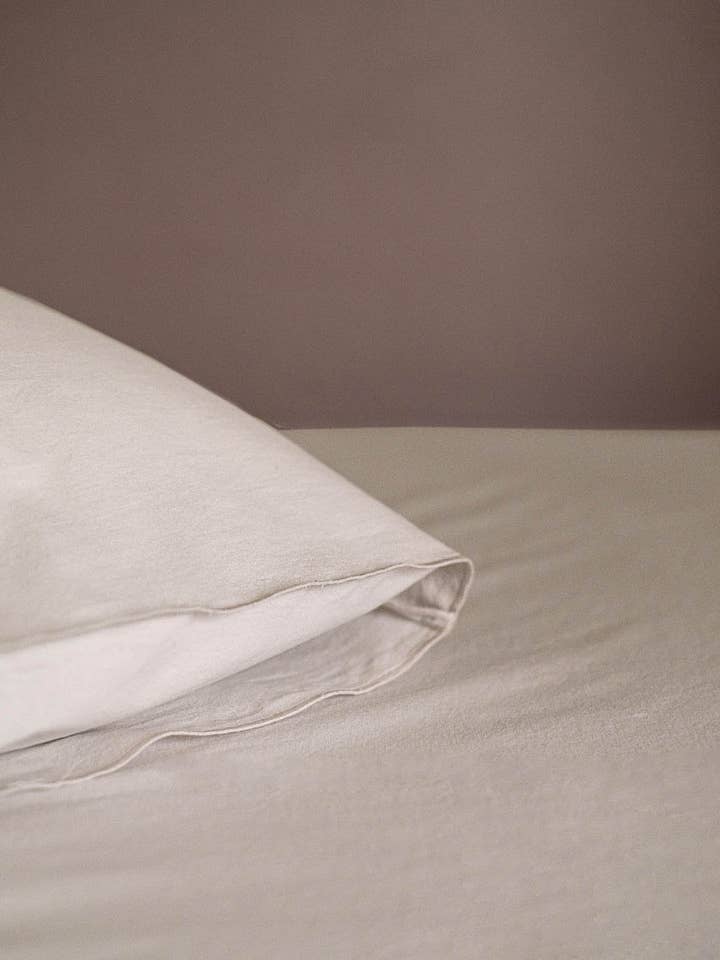 Parure de draps assortie en plumes, très grand lit : 180 x 200 pour la vente par Tessitura Govi