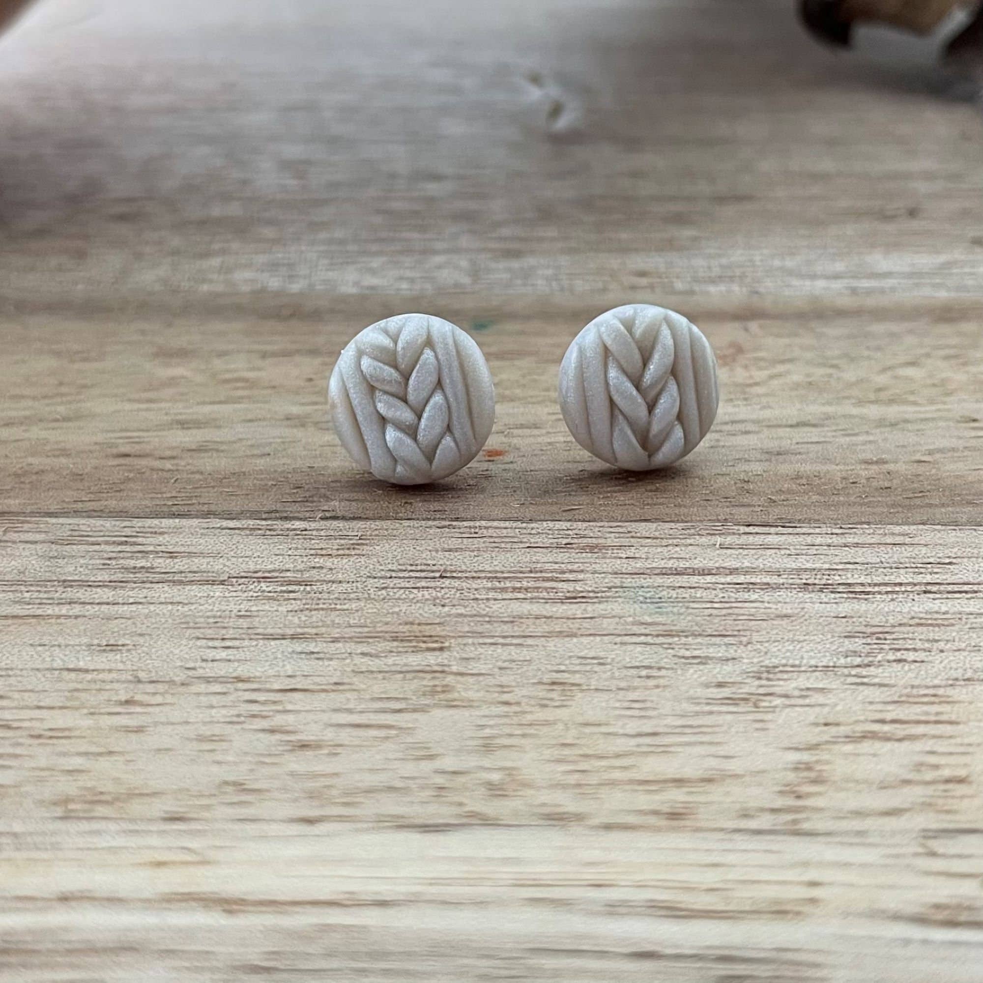 Monty and Mirabelle – wholesale Jewellery set – Dottie / Post Earring Set / Fall Earrings Posts / Knit Pattern / Blue / Green / White / Polymer Clay Jewellry / Sweater Weather1