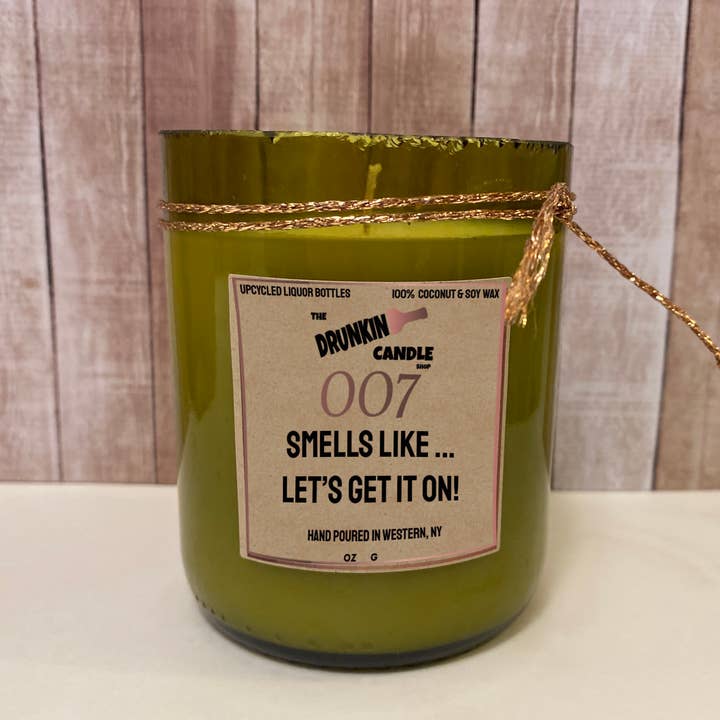 Bougie parfumée 007 pour la vente par The Drunkin Candle Shop