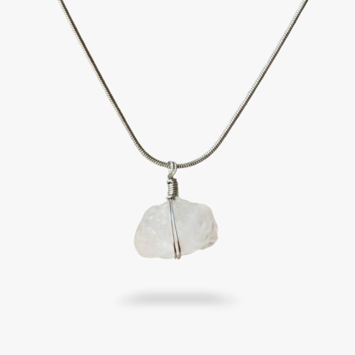 Helder Kwarts Ruwe Steen Ketting Zilver for wholesale by Blue Buddha Jewelry