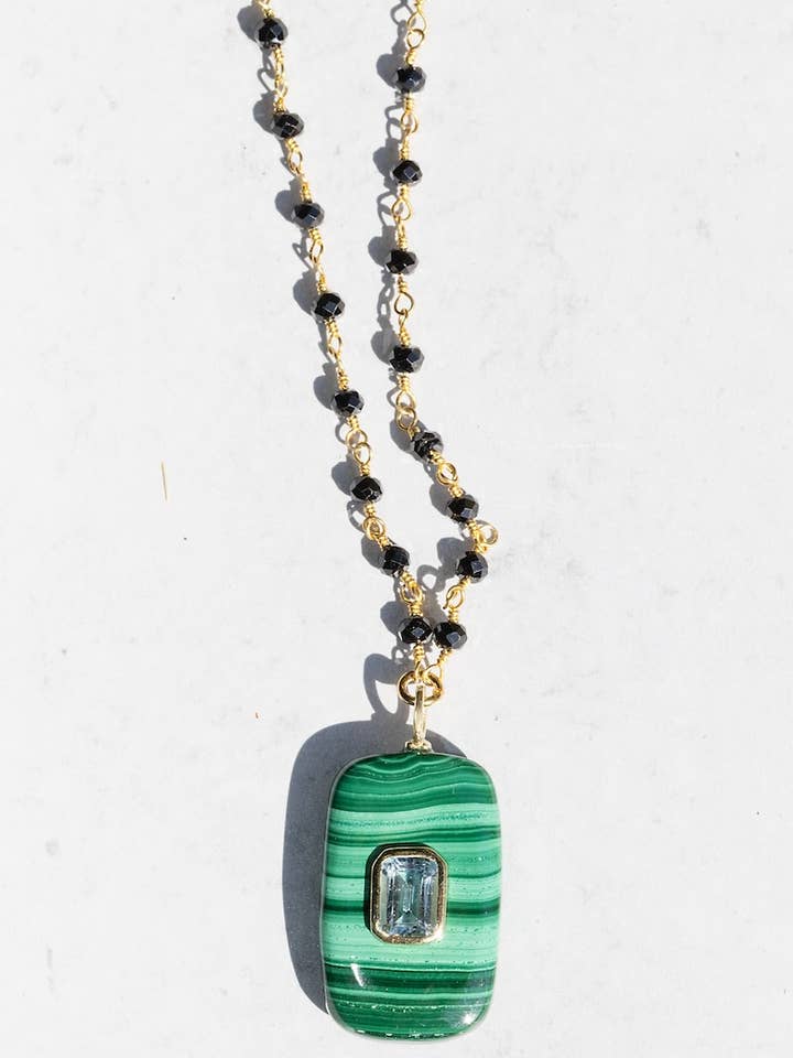 COLLAR AMULETO - MALAQUITA para venta al por mayor de Native Gem