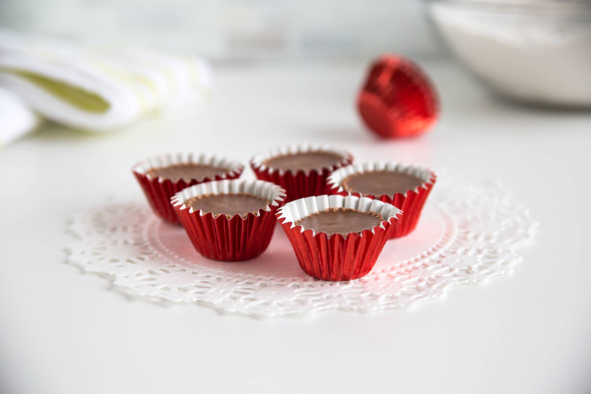 Fox Run Brands - Wholesale Cupcake/Muffin Liner - Fox Run Red Foil Petit Four Cupcake Liners, 48 Count, 1.75"2