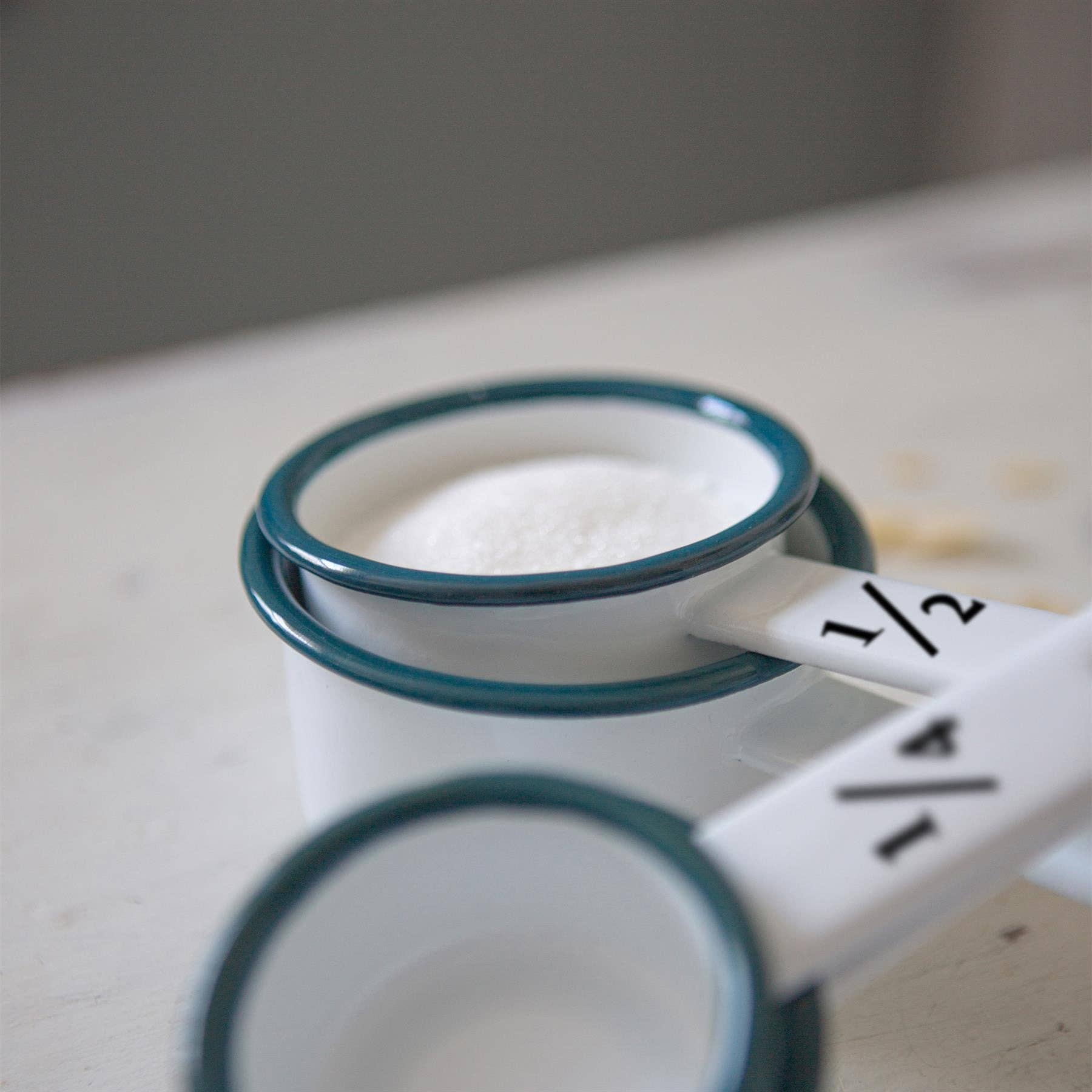 Rinkit Ltd - Wholesale Measuring Cup - 4pc White Enamel Measuring Cups Set - By Argon Tableware7