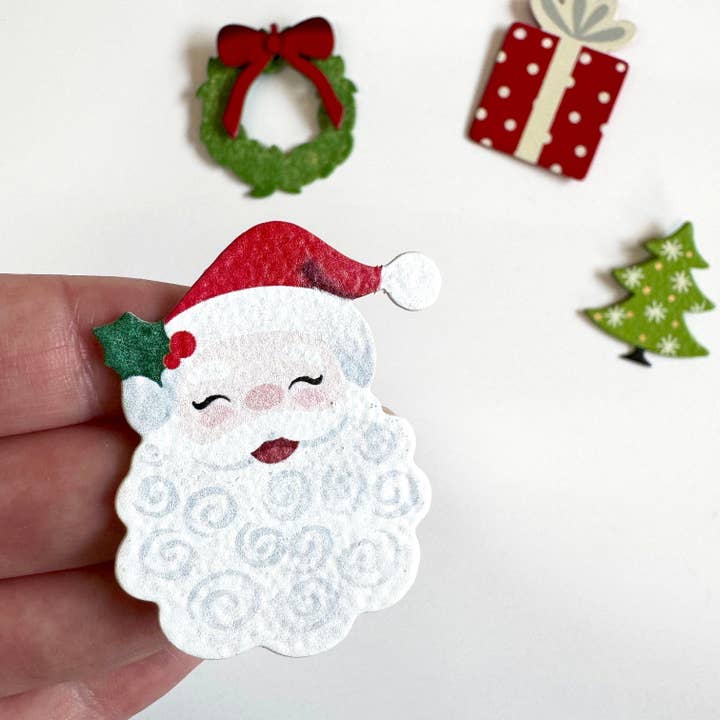 Santa w/ Holly Magnet for wholesale by Roeda Studio