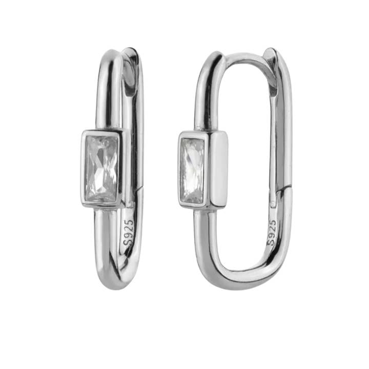 Huggies rectangulaires Baguette pour la vente par JTG Jewelry