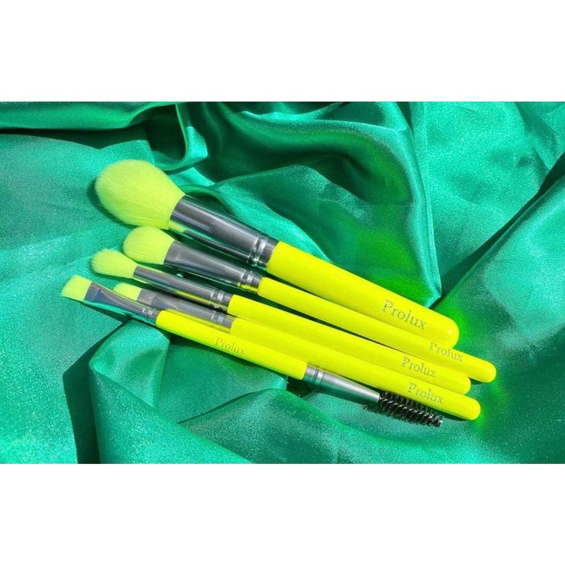 VIAI Beauty - Wholesale Makeup Brush Set - Deluxe 5 Piece Neon Brush Set2