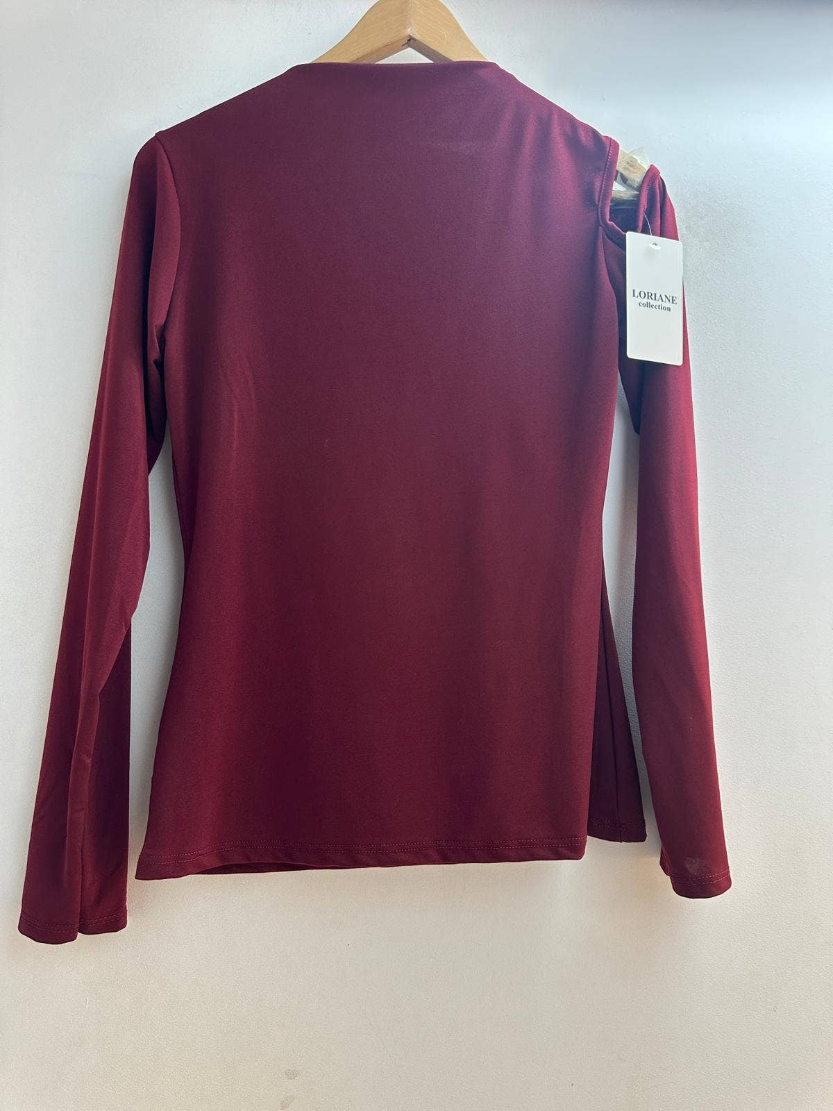 LORIANE - Wholesale T-Shirt - Women's - T10363 Asymmetric solid top with a brooch12