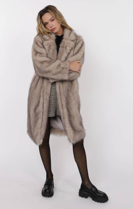 Sage The Label – Großhandel Mantel - Damen – Pixie-Spitzen-Veganer-Pelzmantel: BEIGE BRAUN3