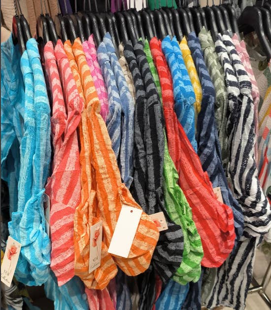 LOOWIE - Wholesale Buttoned-down shirt – Women's - POCH One Size Italian Gauze Cotton Striped Button Shirt