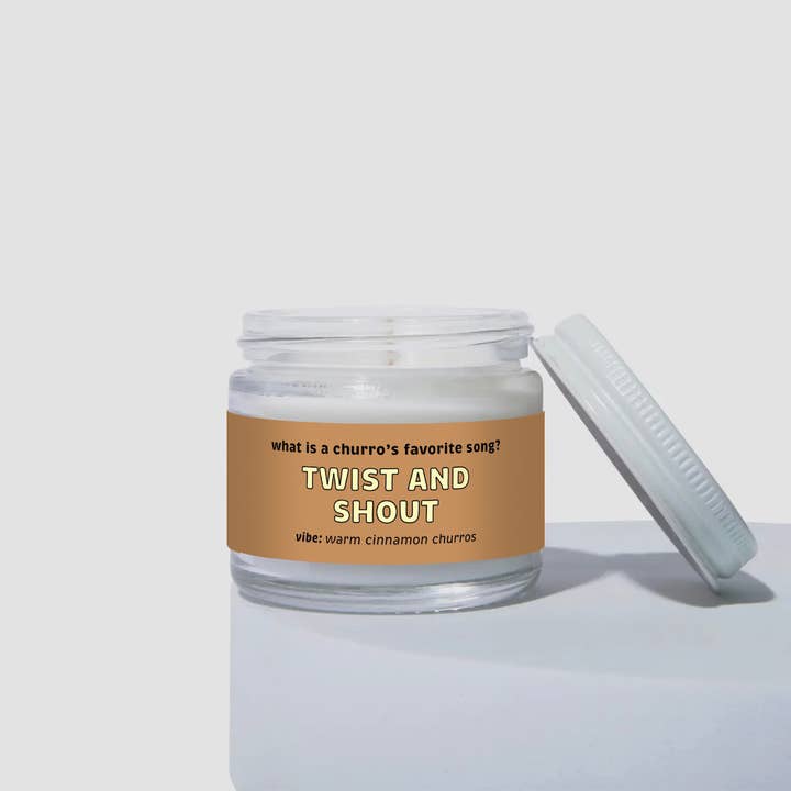 Nalluminations® - Clean Candles, Clean Jokes – Engroshandel Glaslys – Kanel Churros Lys | Sjovt Lys | Bageridufte1