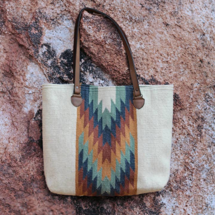 AMASOUK - Wholesale Shoulder Bag - Women's - Equinox Tote3