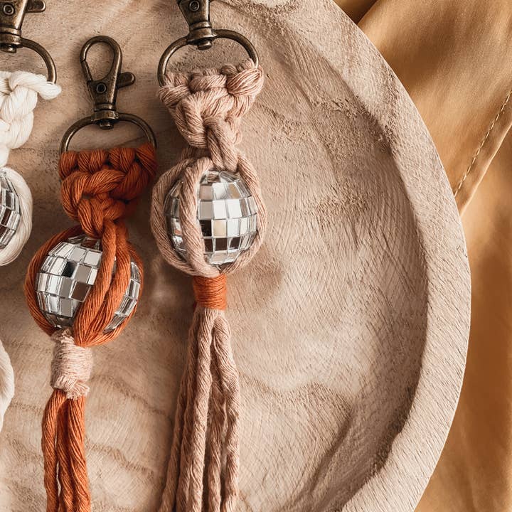 Offhand Fibers – Großhandel Schlüsselanhänger – Damen – Disco-Kugel-Schlüsselanhänger | Retro-Autozubehör
