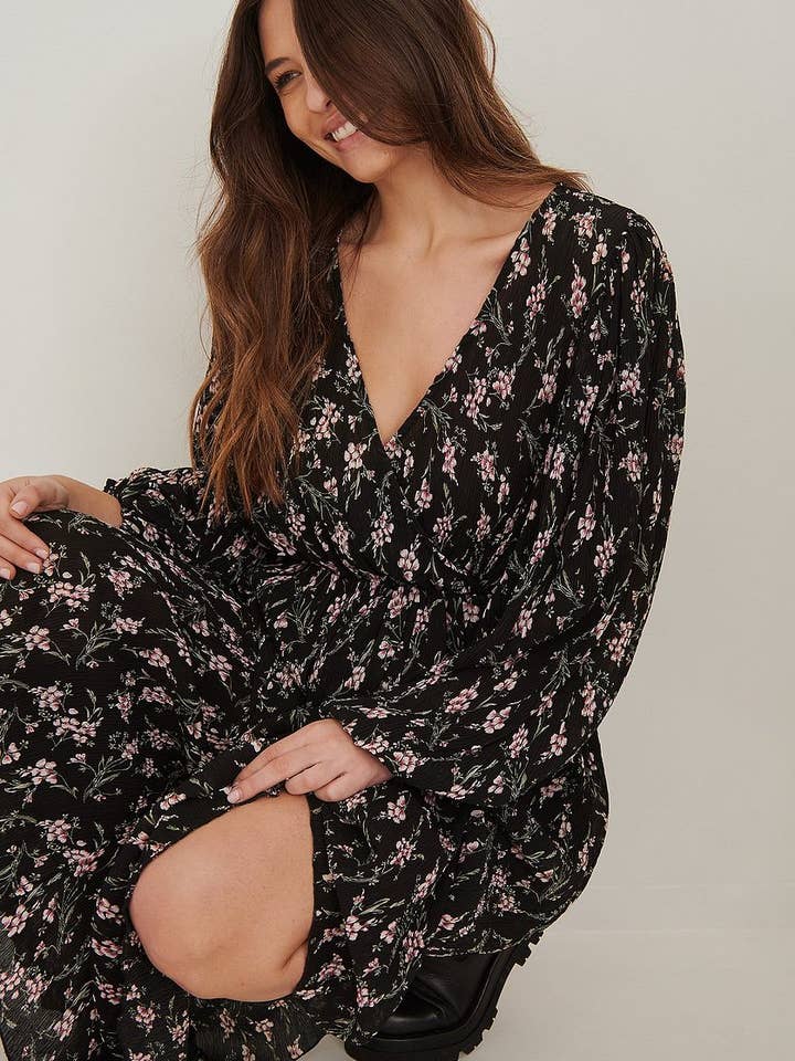 Black Chiffon Balloon Sleeve Overlap Structured Dress for wholesale by STYLE INSTANT