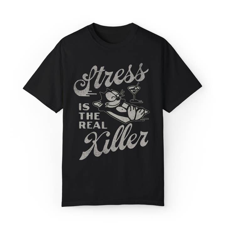KILLER RETRO - Vendita all'ingrosso Maglietta serigrafata - Unisex - Maglietta grafica vintage "Stress Is The Real Killer" Comfort Colors0