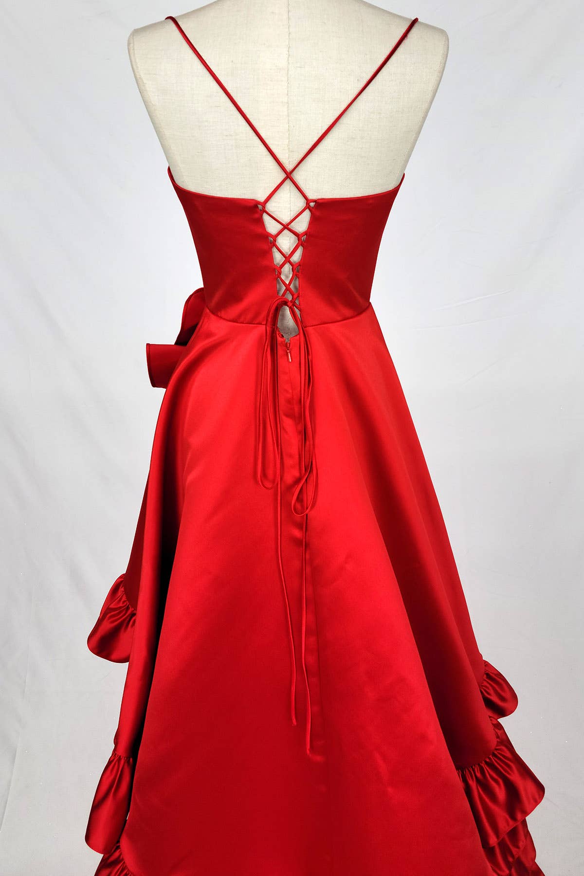 Chicas - Vendita all'ingrosso Vestito - Donna - Abito lungo con gonna arruffata. C82617