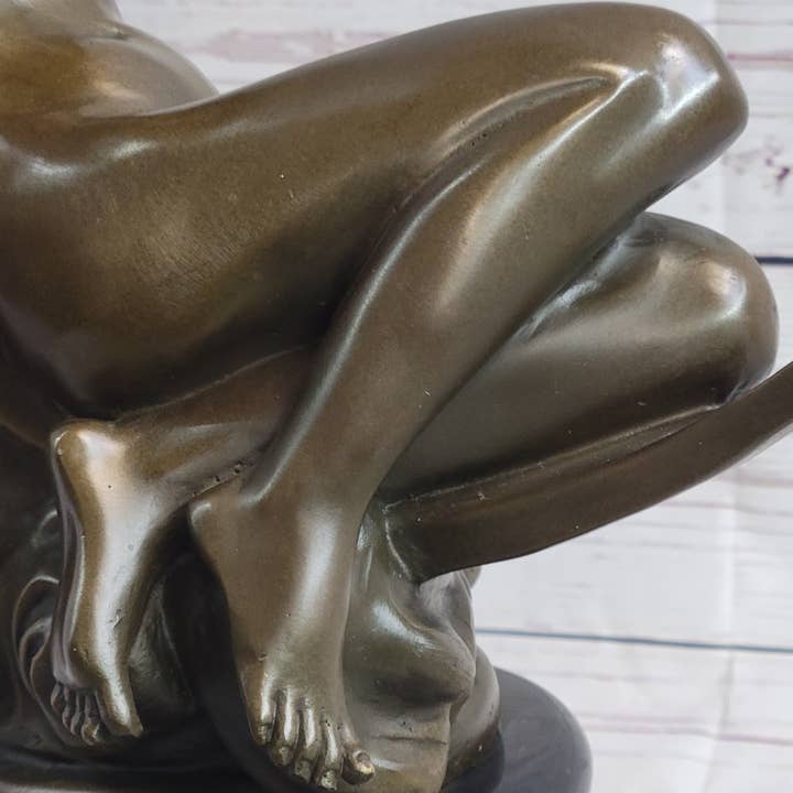 Bronzhaus – Großhandel Skulptur – Diana auf einem Halbmond von Séraphin Denécheau Bronzeskulptur auf Marmorsockel7