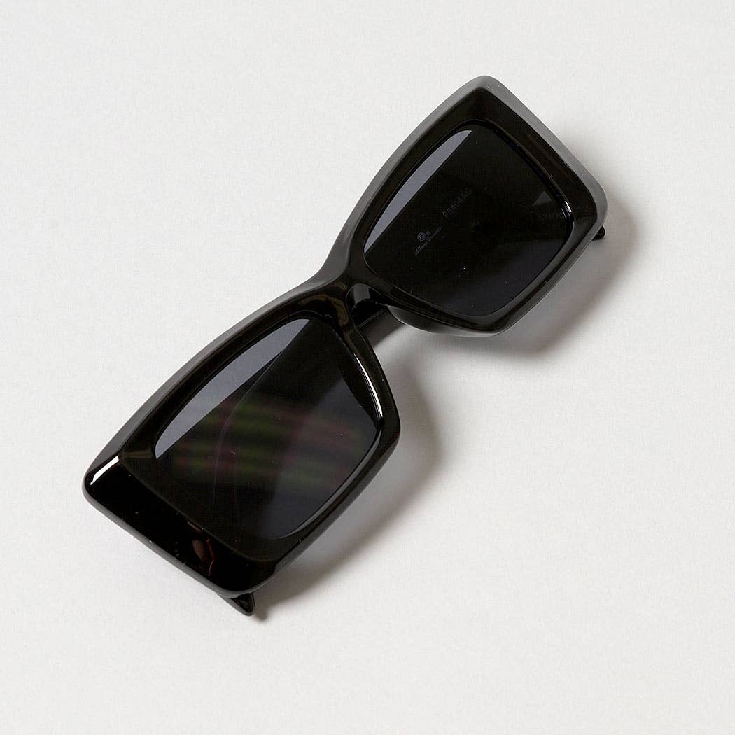 12 COLORI ASSORTITI Occhiali da sole da donna con montatura rettangolare audace in vendita all'ingrosso su Faire7