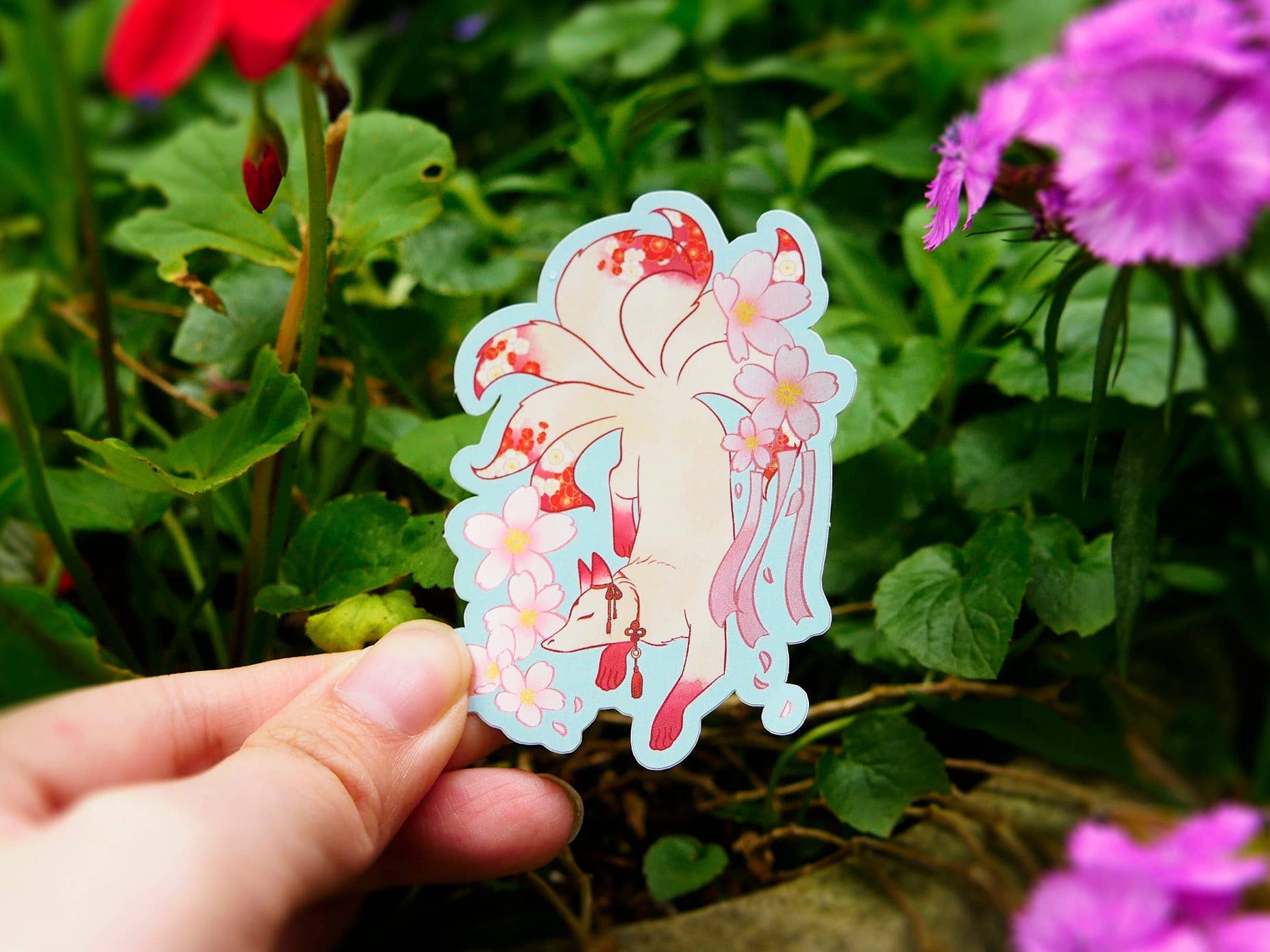 Meg-chan Doodles - Vente Autocollant - Autocollant Kitsune | Yokai japonais | Autocollant métallisé