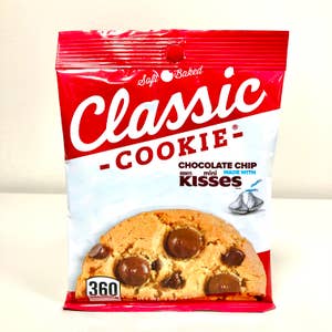  Classic Cookie Soft Baked Chocolate Chip Cookies made with  Hershey's® Mini Kisses, 2 Boxes, 16 Individually Wrapped Cookies : Grocery  & Gourmet Food