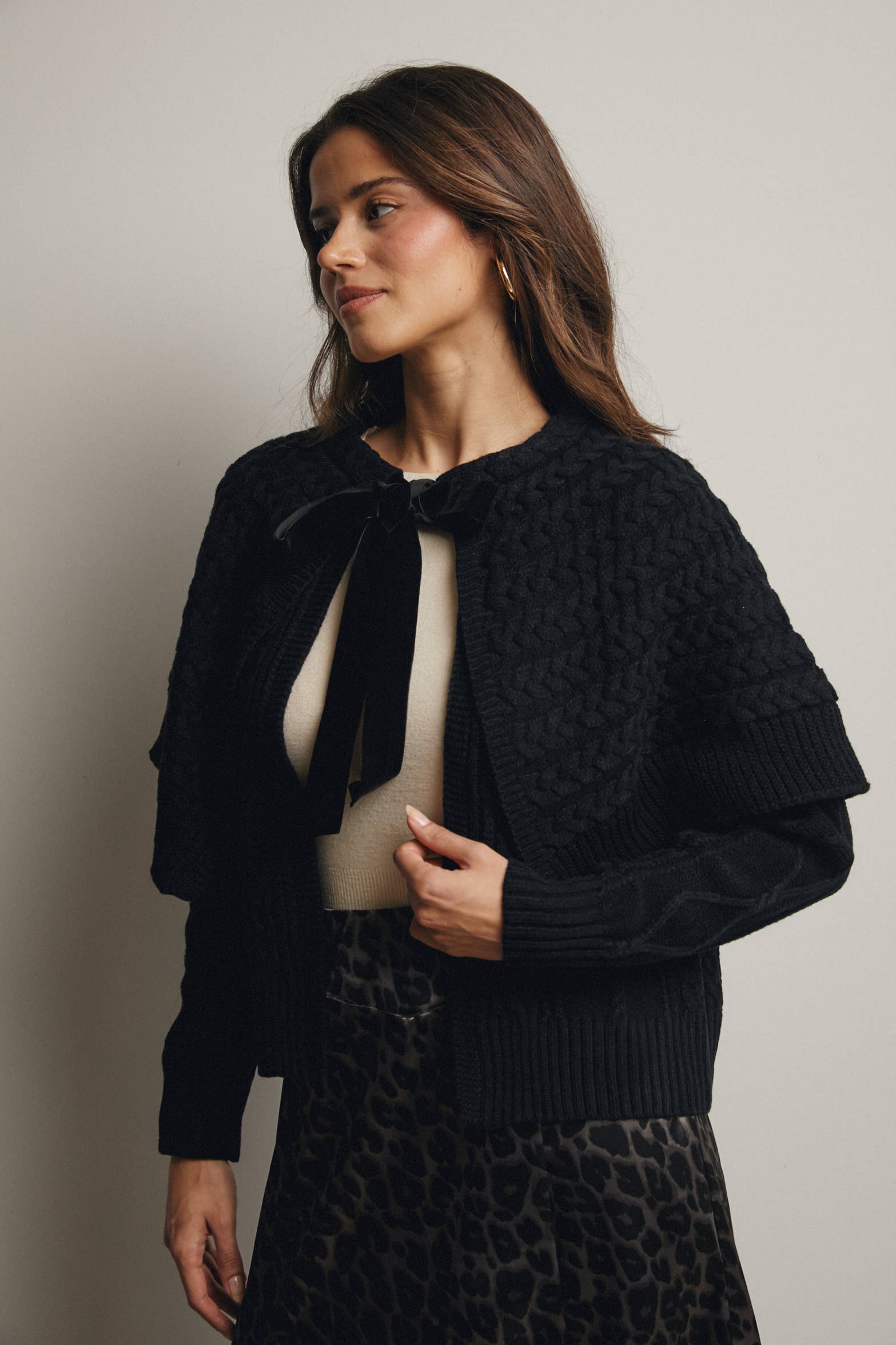 Forte – wholesale Cardigan – Women’s – Cable Knit Capelet Cardigan with Velvet Bow FSW0017 4