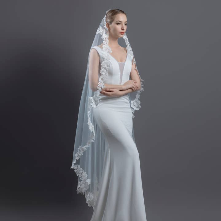 Farinosa Bridal - Wholesale Veil - Women's - FS6221-M Floral Embroidered Lace Mantilla Bridal Veil 60"