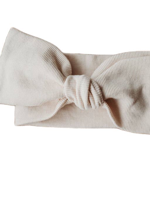 Cinta para la cabeza atada a mano en «Avena» para venta al por mayor de Chubby Lamb